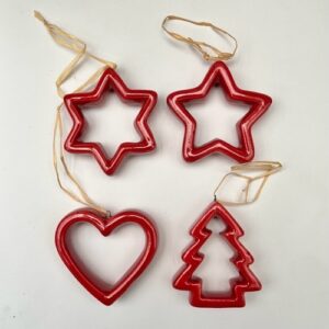 colgante-navideño-ceramica-roja-estrella-corazon-abeto-gramajeshop-etiquegrama-valencia