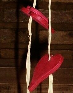 3 Guirnaldas corazones de madera rojos