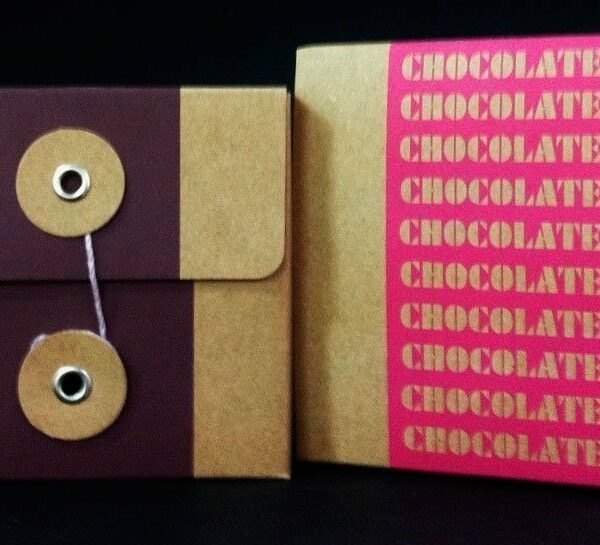 Caja de regalo chocolate 10x10x9 cms. 2 colores. C/5 uds