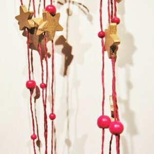 Guirnalda estrellas+bolas madera. 20m