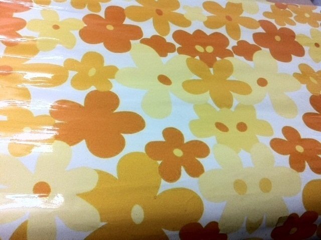Papel adhesivo flor amarilla 80x110 cms