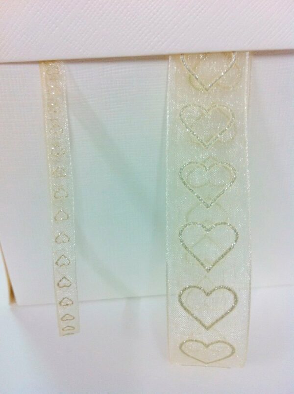 Cinta marfil con corazones brillo 7 mm x 10 m