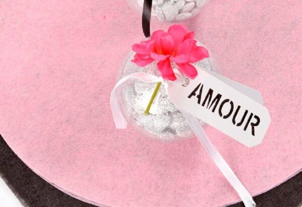 Etiqueta colgante amour, con cinta 3x8cms C/10 uds. Varios colores