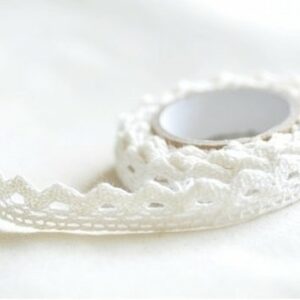 Lace tape – puntilla adhesiva. Crochet blanco.
