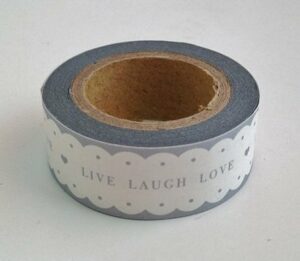 washi tape LIVE LAUGH LOVE ondas gris. 15 mm x 10 m.