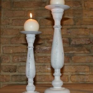 Candelabro de madera, blanco con pincho 8×25 cms