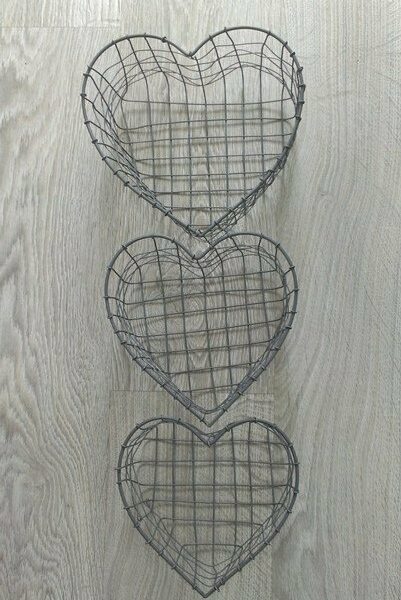 Set 3 cestas de zinc en forma de corazón
