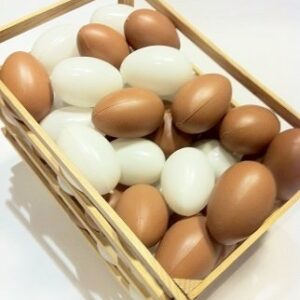 54 Huevos de plástico con basket