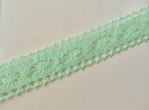 2 m. de puntilla mint 20 mm.