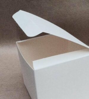 caja-regalo-blanca-cartón-natural-empaquetadoderegalo-empaquetado-tiendaonline-automontable