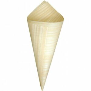 25 conos-cucuruchos de madera. 17 cms