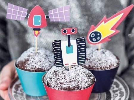 Set de 6 envolturas para cup cake y 6 toppers. Fiesta Espacial