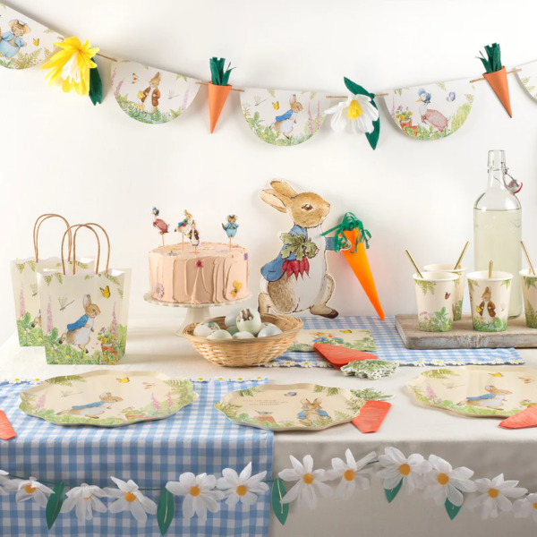 Guirnalda-Peter-Rabbit-decoracion-fiesta-infantil-primer-cumpleanos-MERI-MERI-EN-VALENCIA