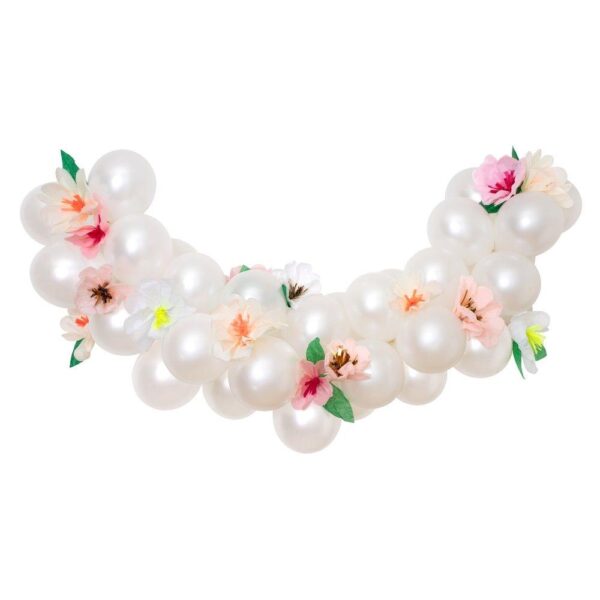 Guirnalda de globos blancos con flores. Kit diy