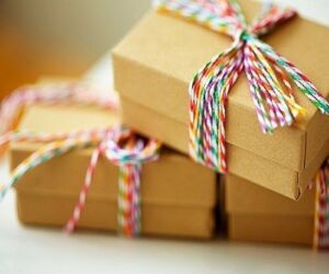 Lee más sobre el artículo Cintas para decorar indispensables para los paquetes de regalo más bonitos