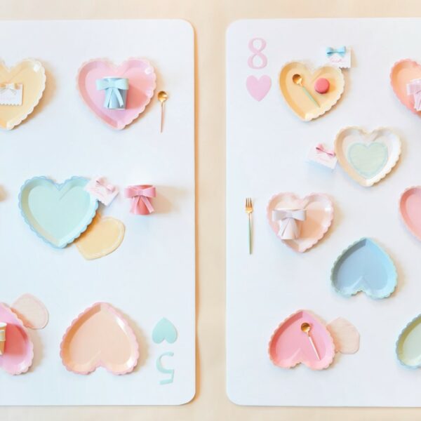 8 Platos de papel, corazón pastel – L