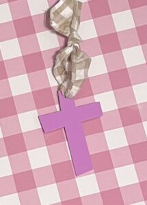 Cruz-rosa-primera-comunion-bautizo-regalo-invitados-detalle-personalizado-recien-nacido-gramajeshop-valencia